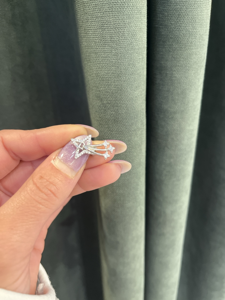 Yıldız earcuff