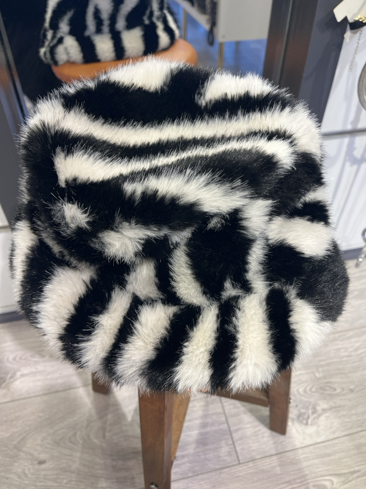 Zebra model şapka