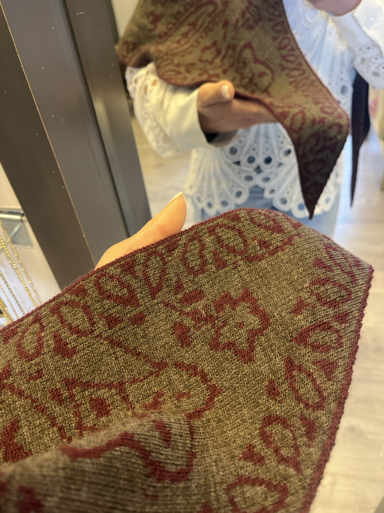 Bordo gri çift taraflı üçgen şal