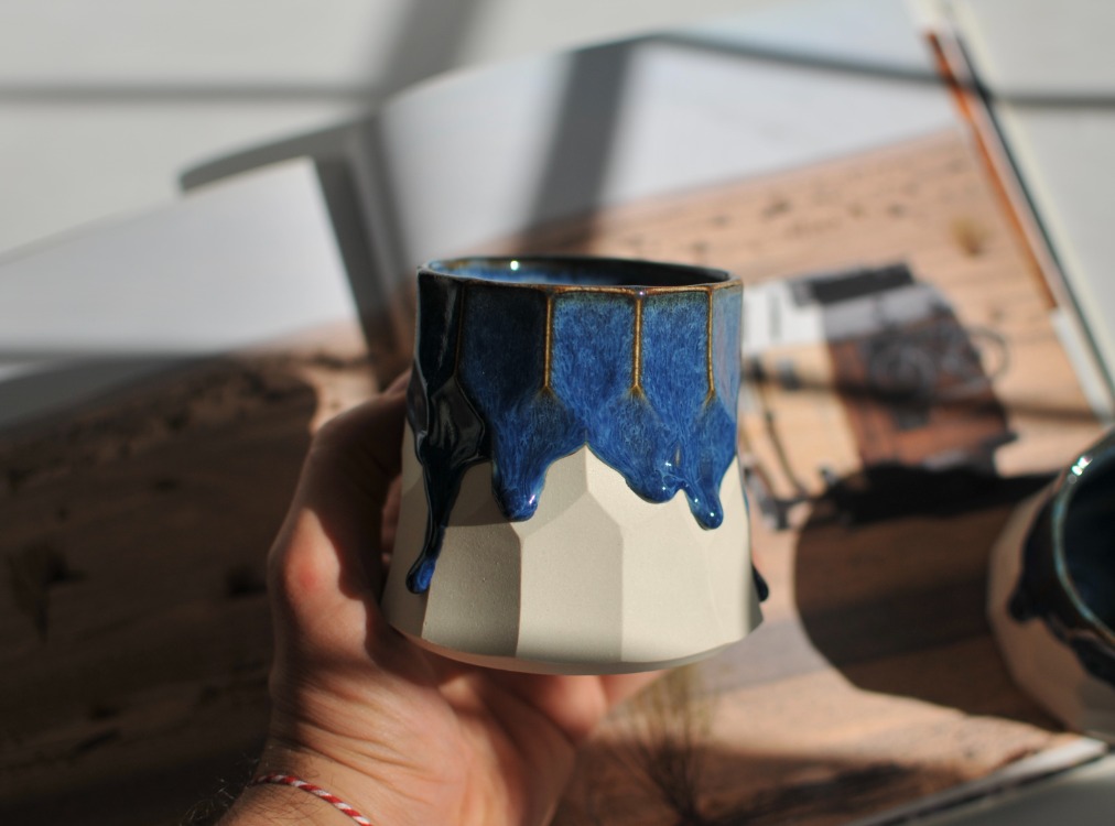 Drippy Boulder Midi Mug (Kulpsuz)