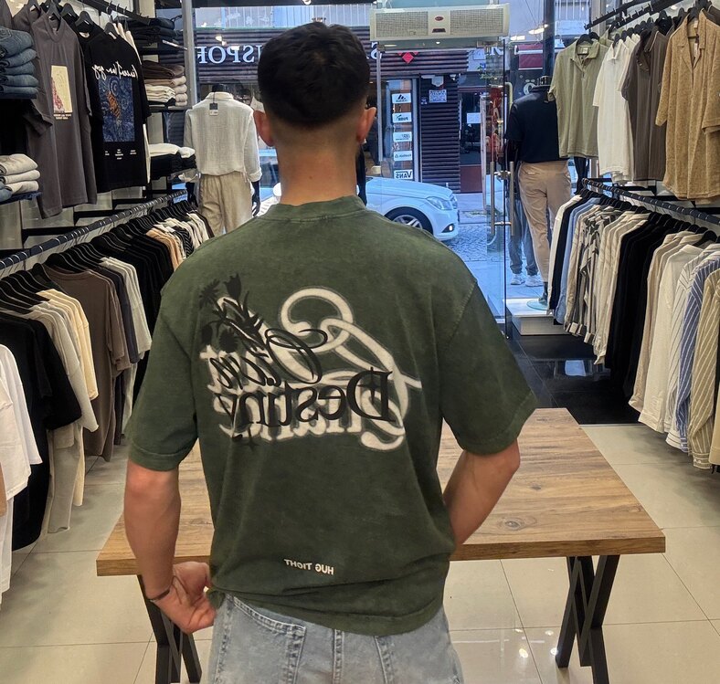 Oversize Sırt Baskılı T-shirt