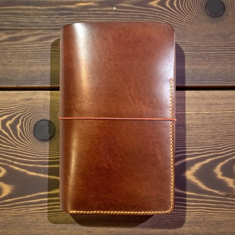 A5 boyutundaki defterler için 3 lastikli 'Pocket' Defter Kılıfı