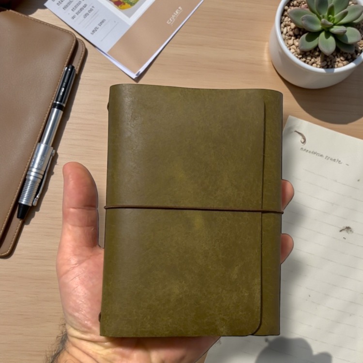 Deri Defter Kılıfı, A6 Boyut, 3 Lastikli, Minimalist Tasarım, Olive