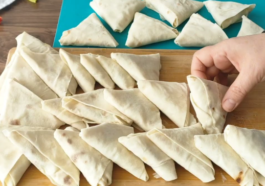 Pişmemiş Muska Börek- Ispanaklı/Peynirli/Patatesli Kg