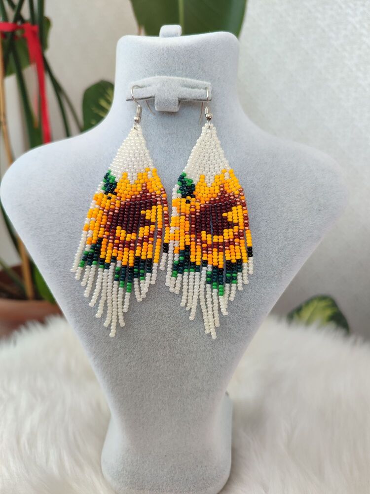 KREM AYÇİÇEĞİ KUM BONCUK KÜPE.