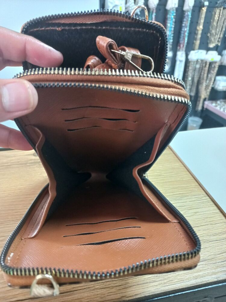 Çapraz dik çanta