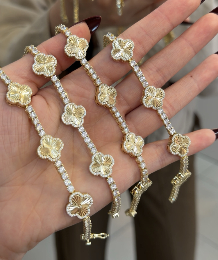 Vip Taşlı Yonca Bileklik