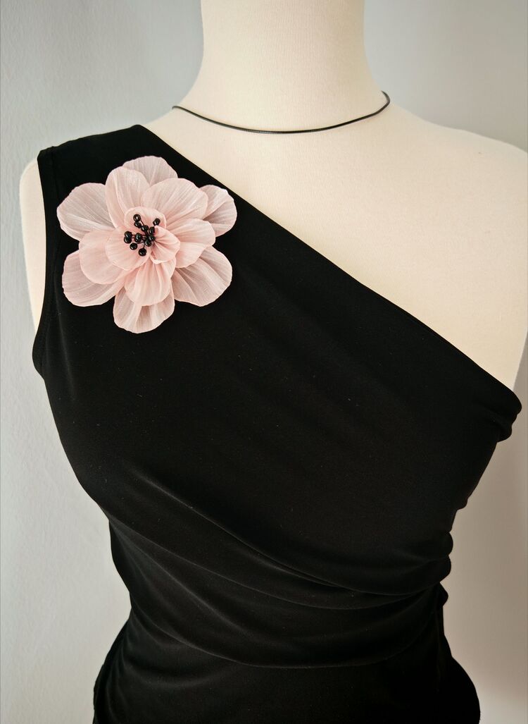 Fonksiyonel Pembe Boyun Çiçeği ( Broş)