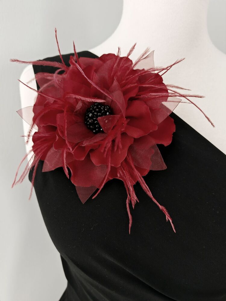 Bordo Renk Tüylü Broş