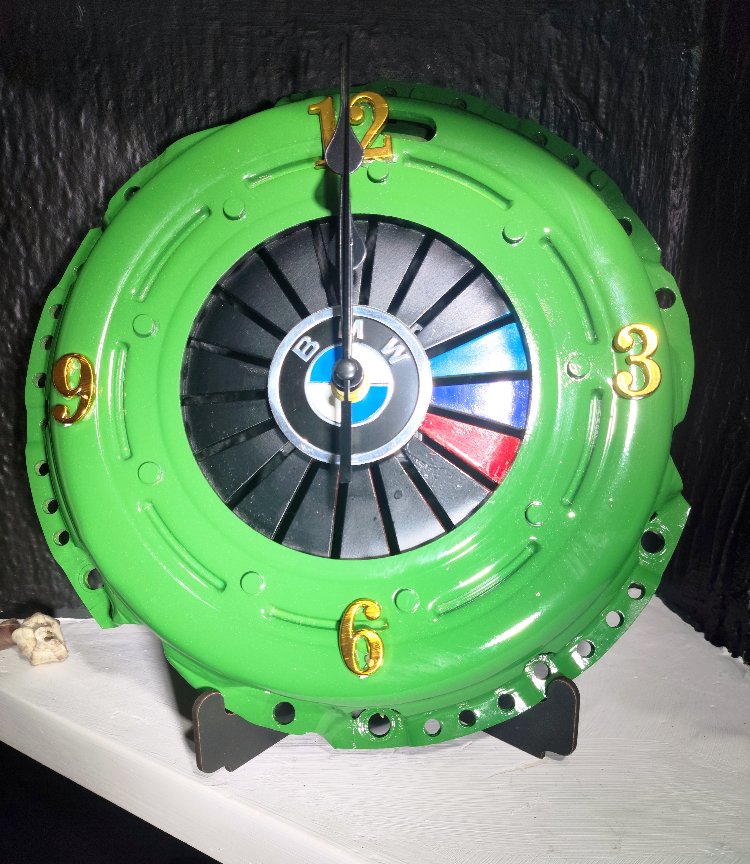 Gürz Metal Craft Özel Seri: BMW Temalı Dekoratif Saat
