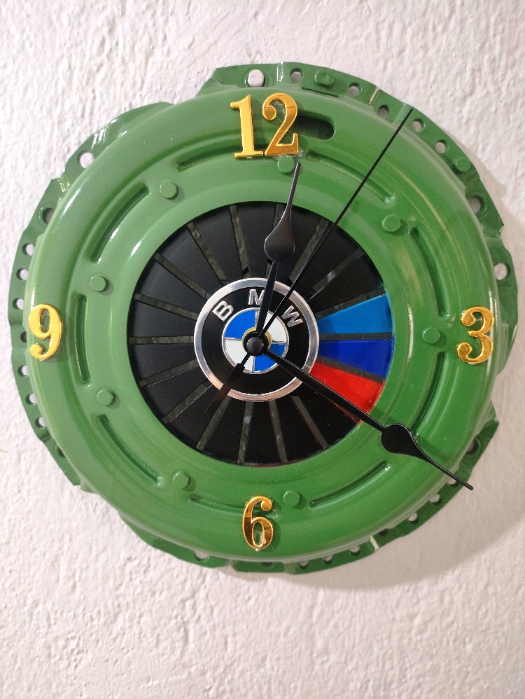 Gürz Metal Craft Özel Seri: BMW Temalı Dekoratif Saat