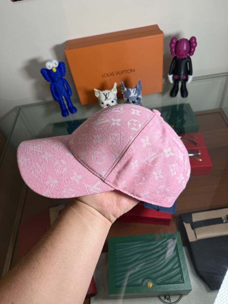 Louis Vuttion Cap