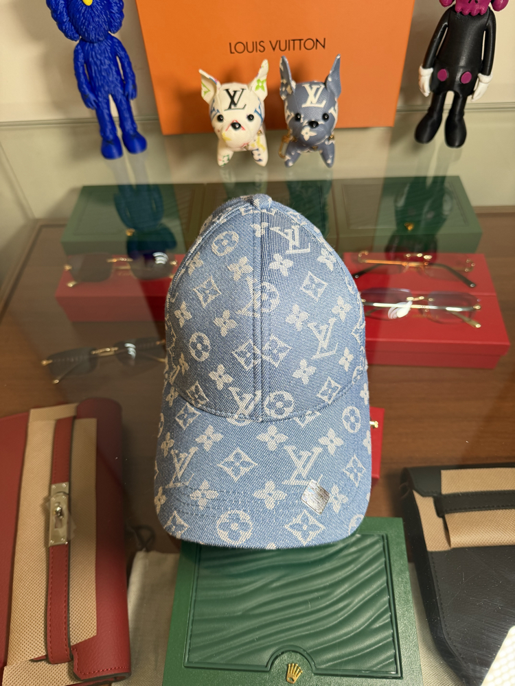 Louis Vuttion Cap