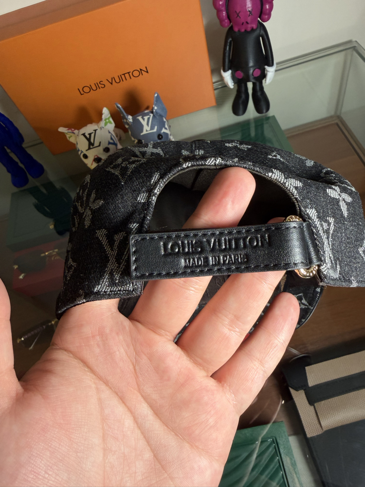 Louis Vuttion Cap