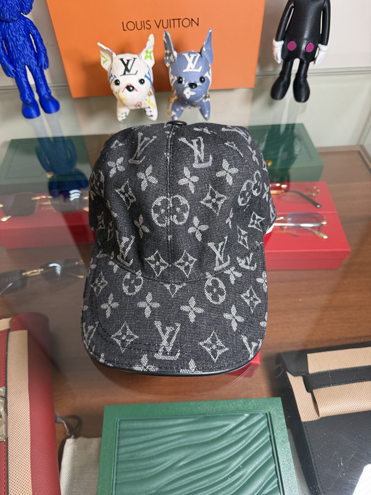 Louis Vuttion Cap