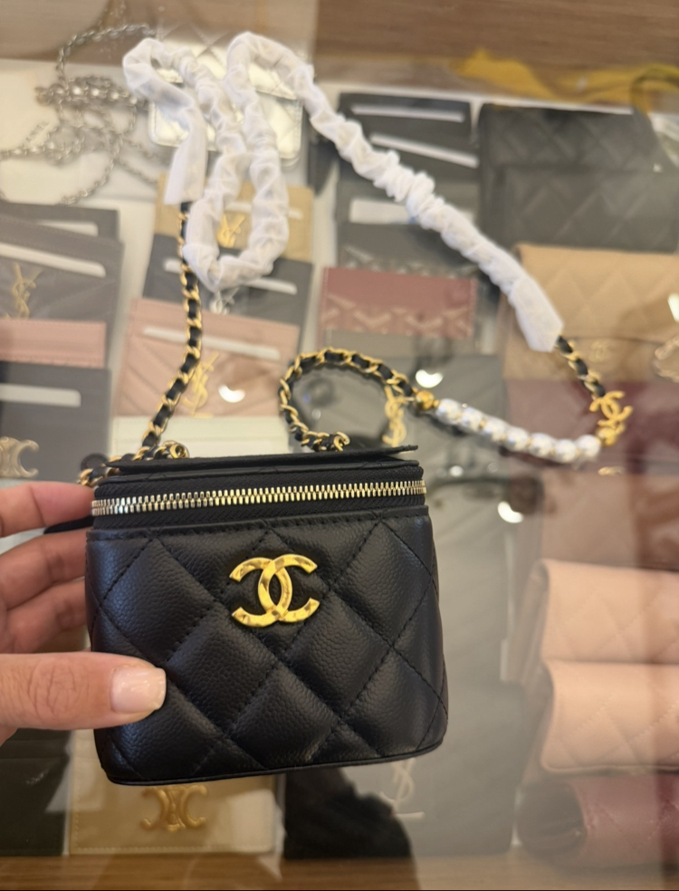 Chanel mini deri aynalı çanta