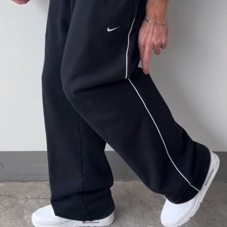 Nike Yan Çizgi Detaylı Siyah Baggy Jogger