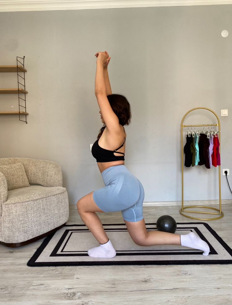 Buz mavisi ekstra push up seamless büzgülü şort