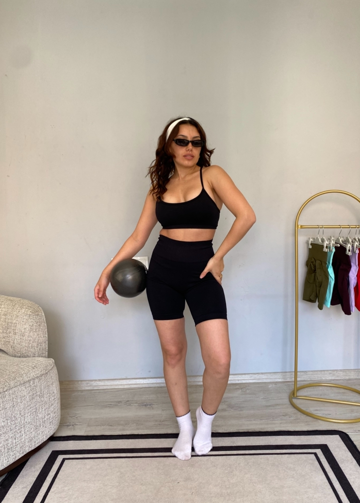 Siyah ekstra push up seamless büzgülü şort