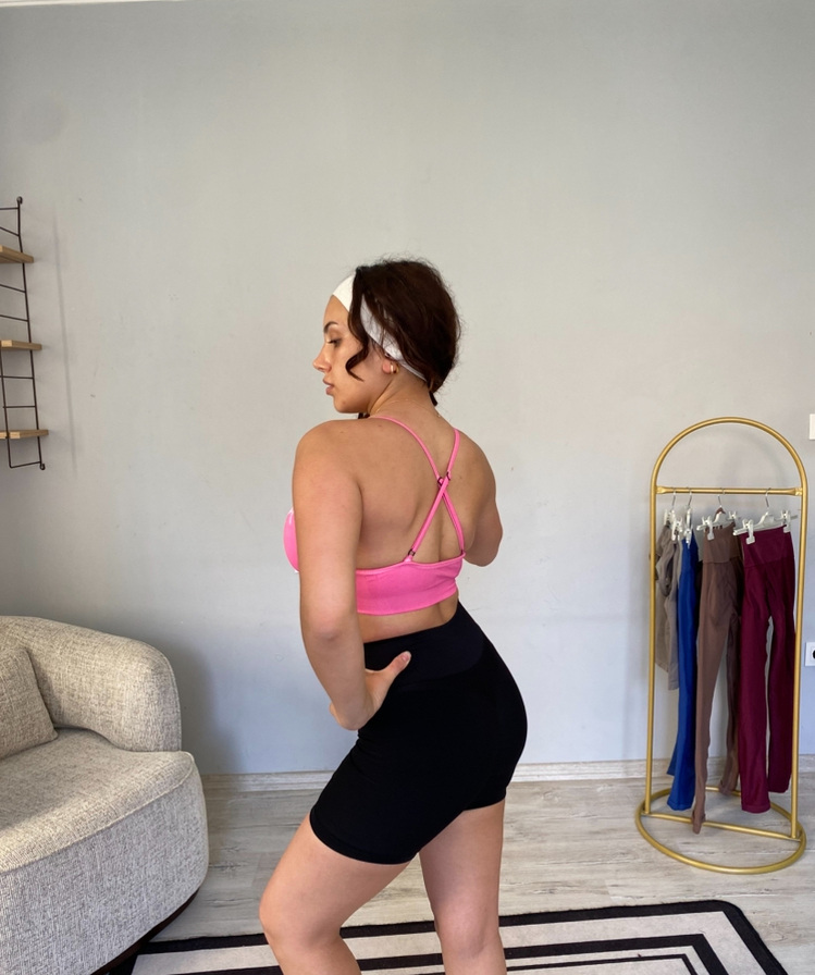 Oner active pembe çapraz ipli Bra pedli modeldir 