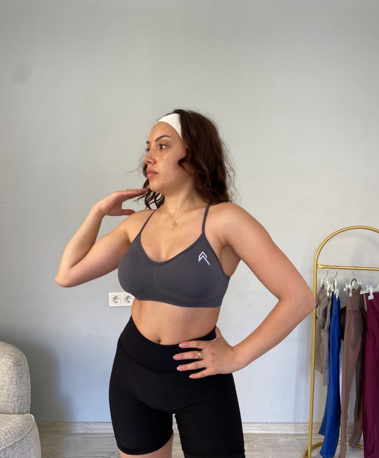Oner active gri çapraz ipli Bra pedli modeldir 
