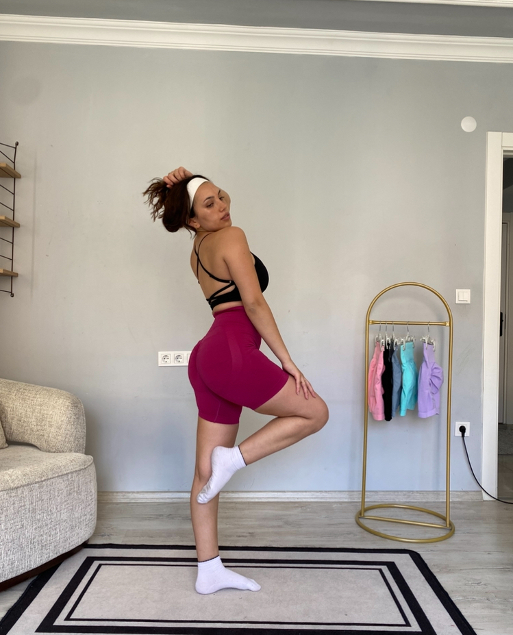 Fuşya pembe ekstra push up seamless büzgülü şort