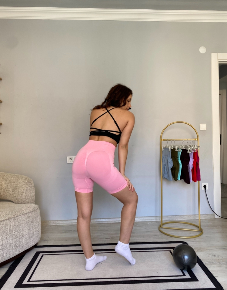 Pembe ekstra push up seamless şort