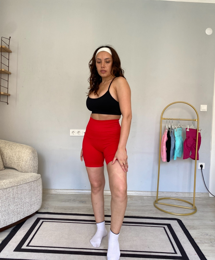 Kırmızı ekstra push up seamless şort