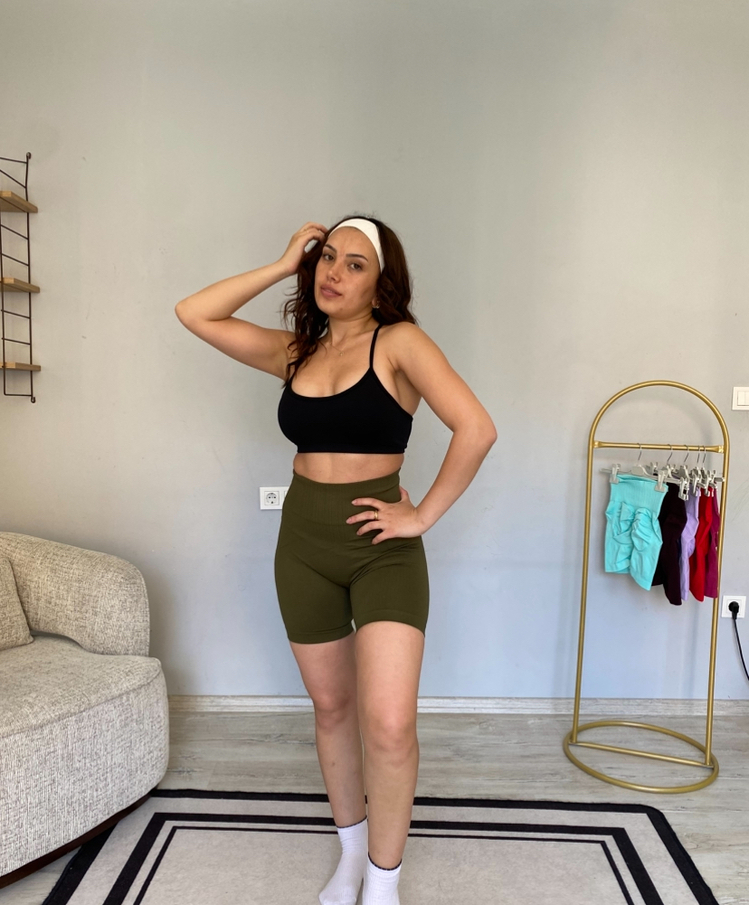 Haki ekstra push up seamless büzgülü şort