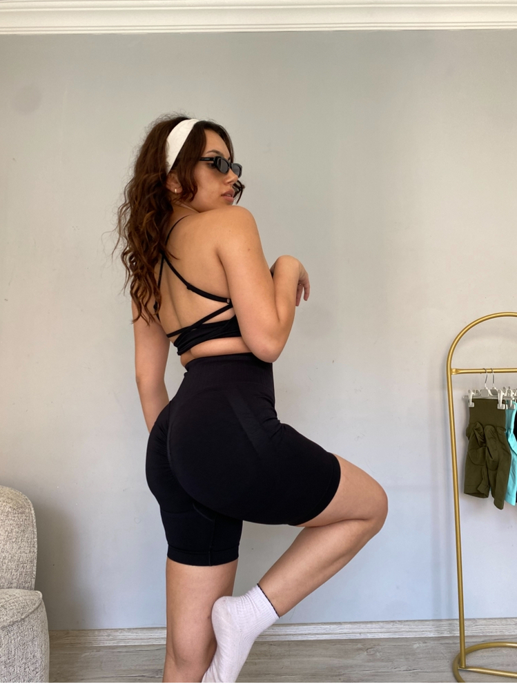 Siyah ekstra push up seamless büzgülü şort