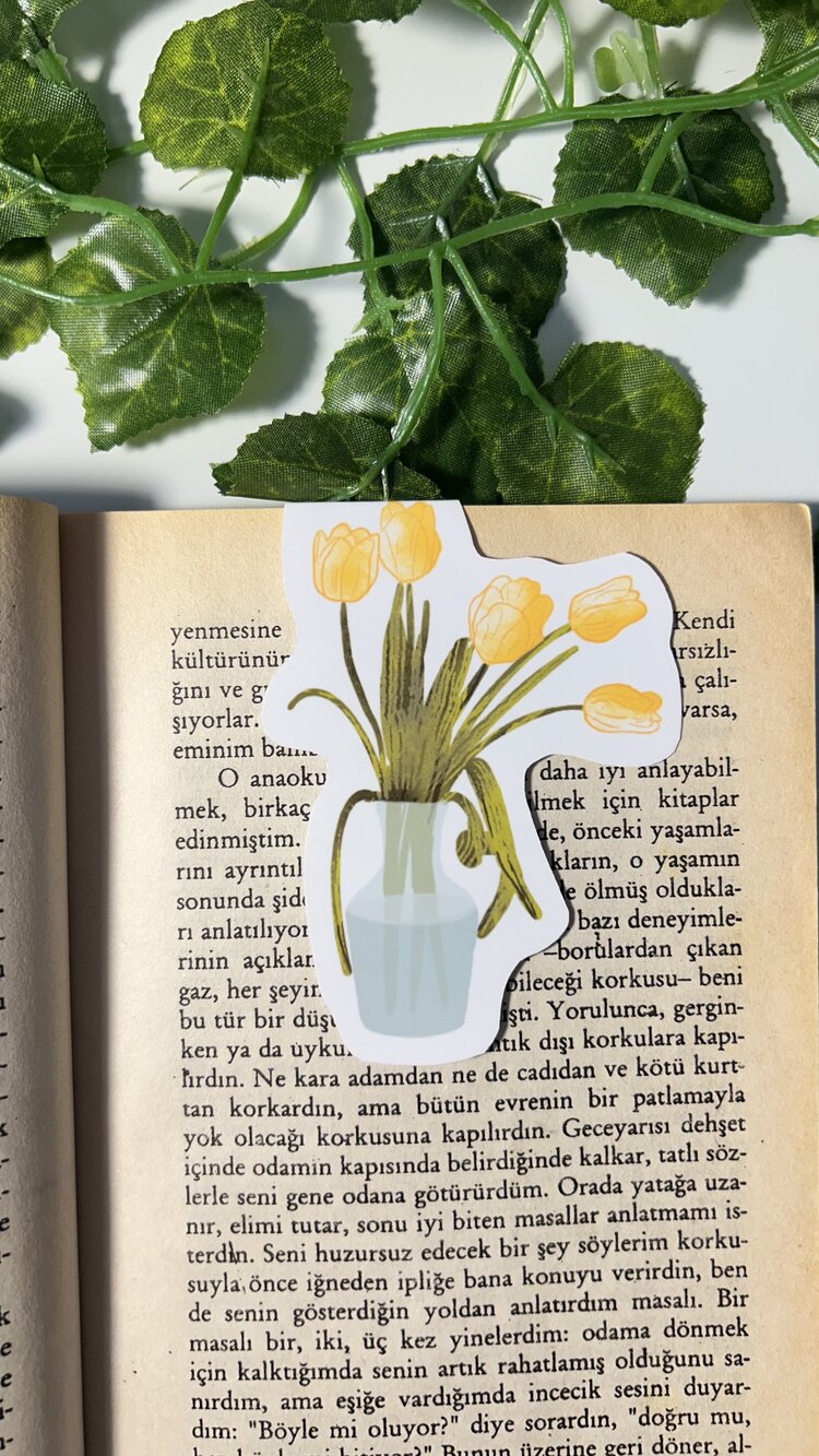 Sarı lale mıknatıslı kitap ayracı, Lamine edilmiştir, Parlak ve sert yapı, El yapımı