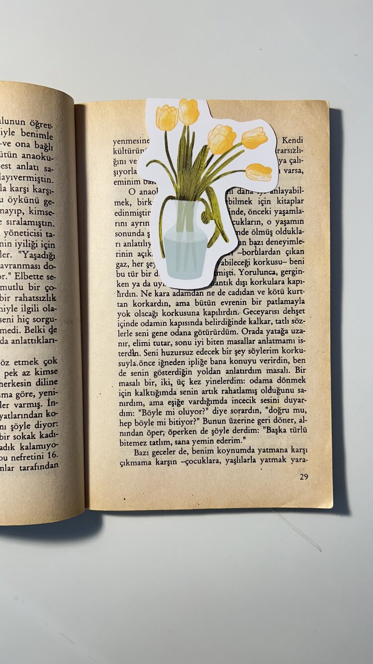 Sarı lale mıknatıslı kitap ayracı, Lamine edilmiştir, Parlak ve sert yapı, El yapımı
