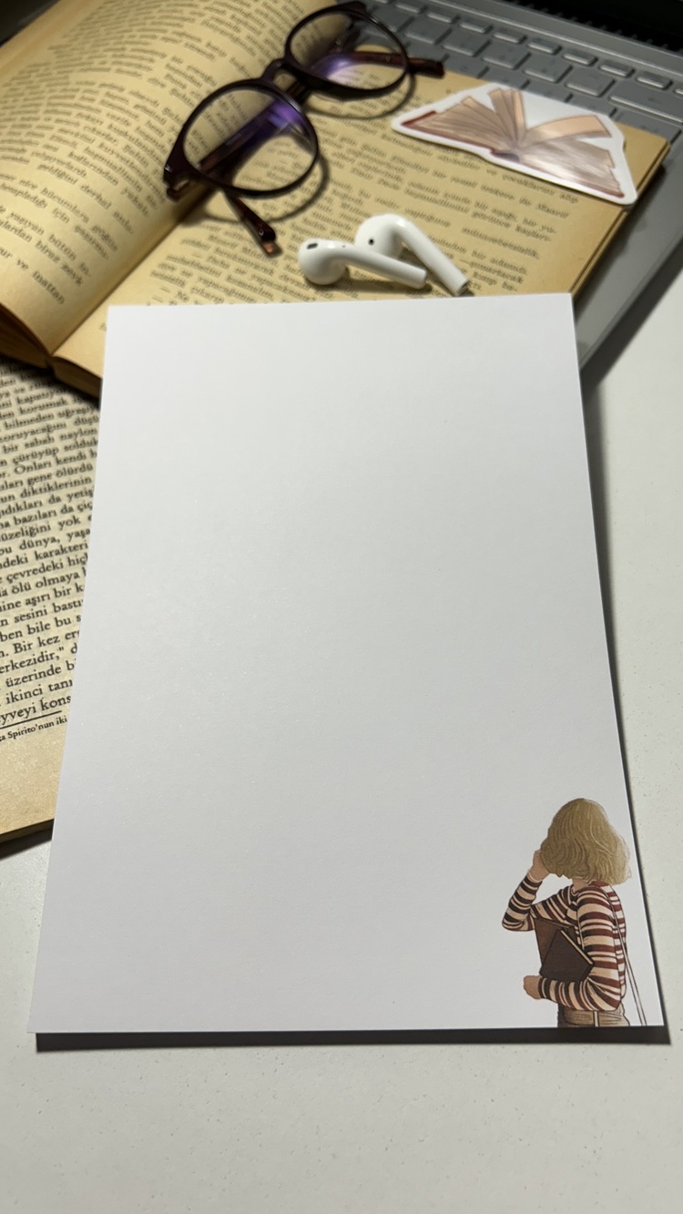 Kitapçı gezen kız temalı notepad/memopad