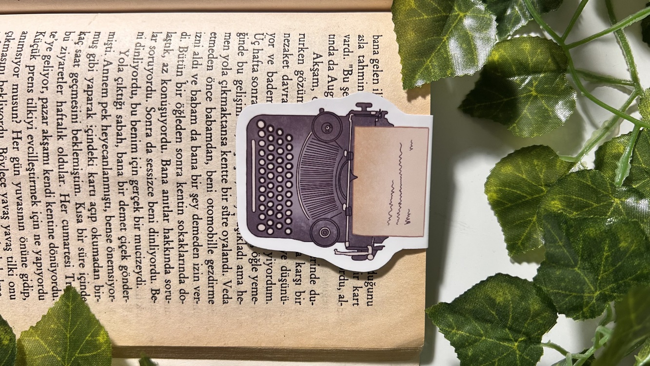 Daktilo temalı mıknatıslı kitap ayracı