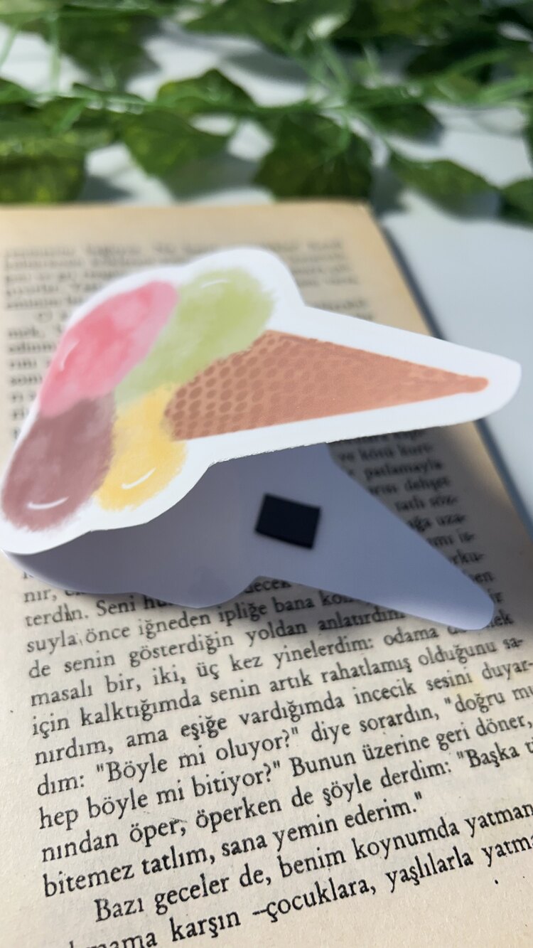 Dondurma mıknatıslı kitap ayracı