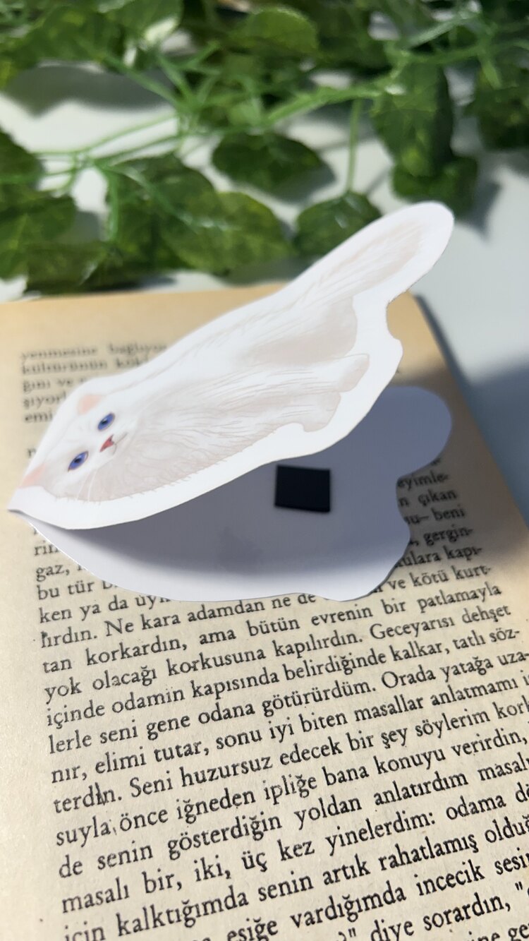 Beyaz kedi mıknatıslı kitap ayracı, Lamine edilmiştir, Parlak ve sert yapı, El yapımı