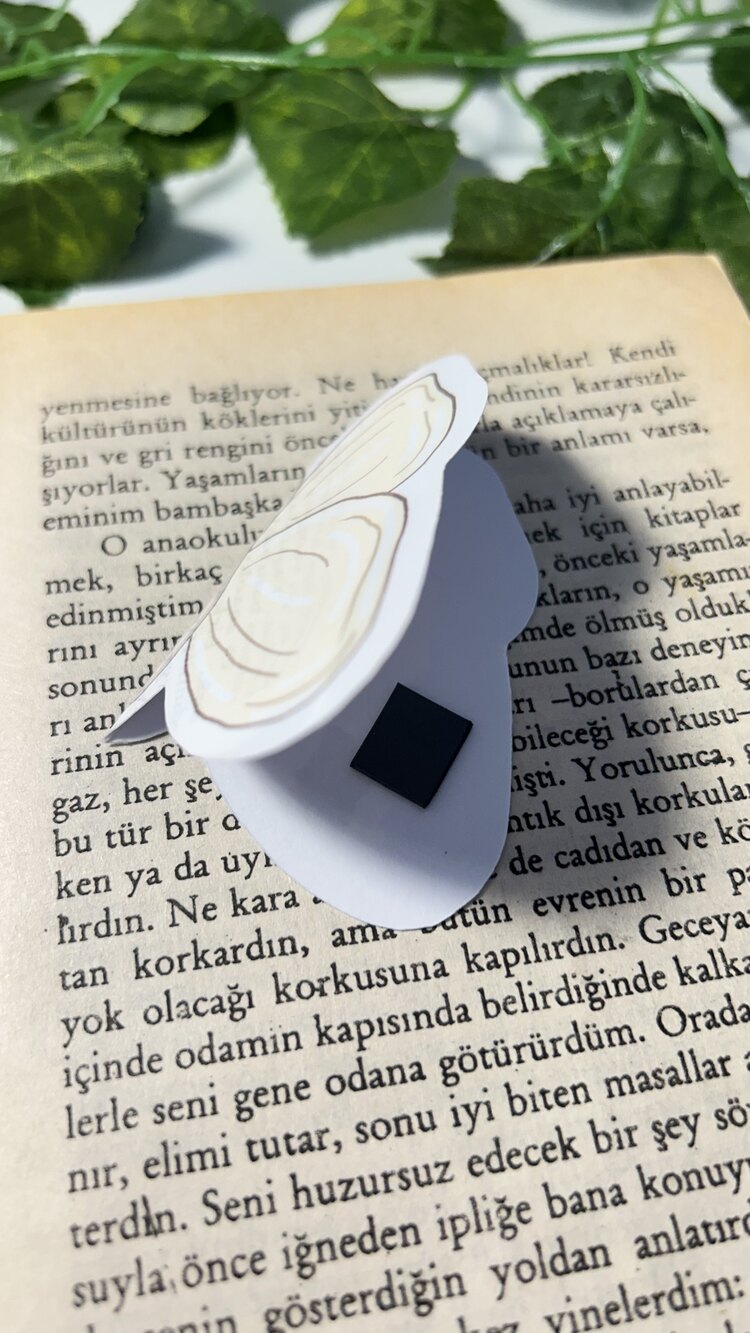 Kelebek mıknatıslı kitap ayracı