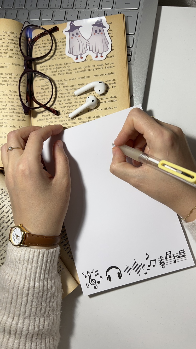 Müzik Temalı Notepad Çek Kopar Defter, Tutkallı Bloknot, A5, Çizgisiz Defter
