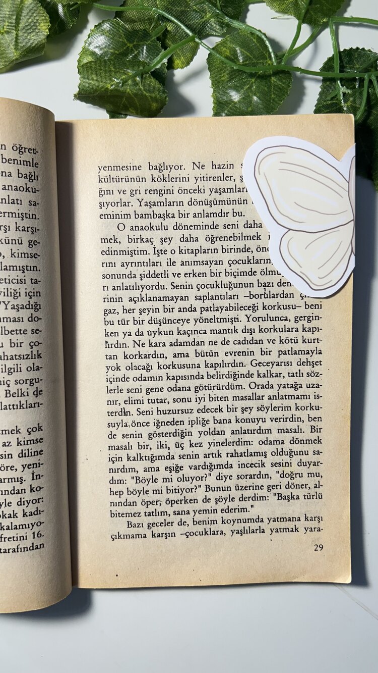 Kelebek mıknatıslı kitap ayracı