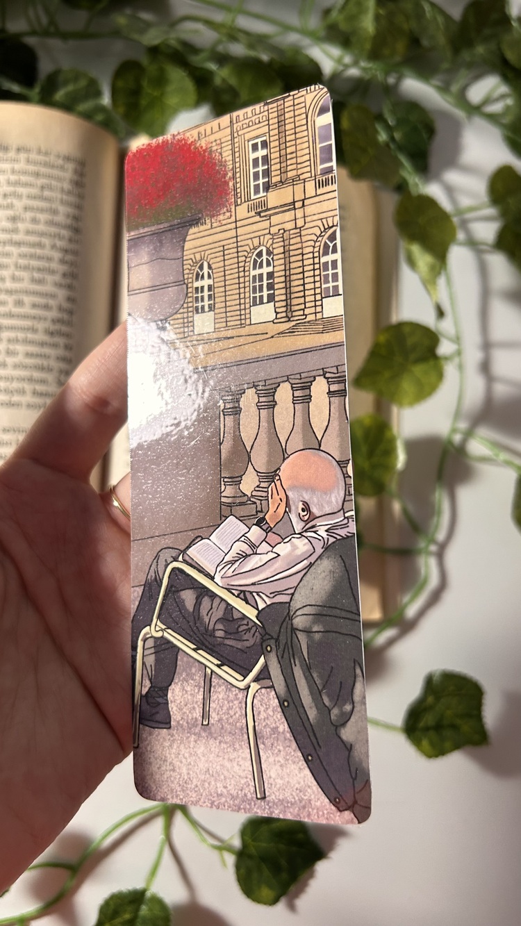 Kitap okuyan yaşlı adam temalı kitap ayracı