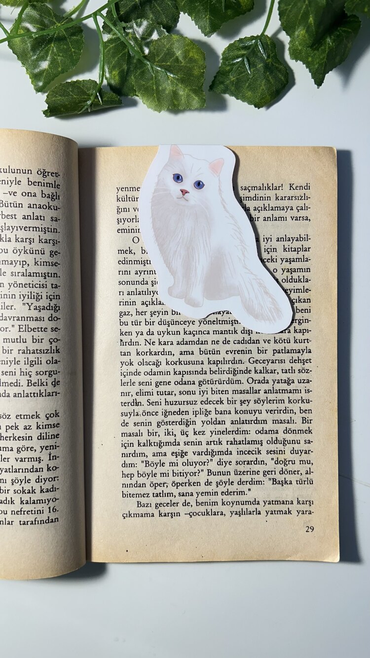 Beyaz kedi mıknatıslı kitap ayracı, Lamine edilmiştir, Parlak ve sert yapı, El yapımı