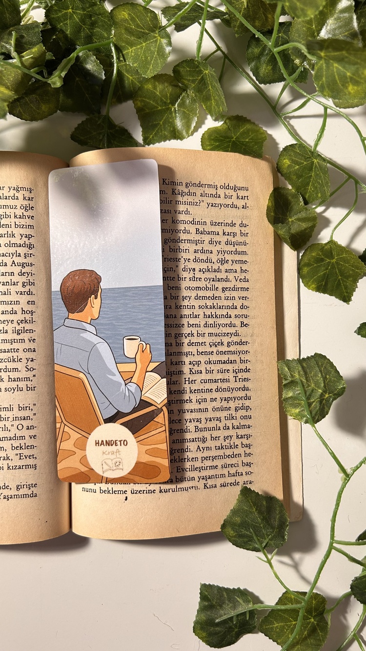 Kitap Okuyan Erkek Kitap Ayracı 5 X 15 Cm Pvc Kaplama Parlak Ve Sert Yapı El Yapımı Bookmark