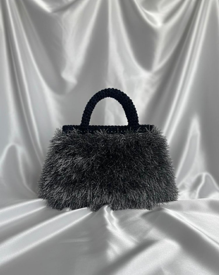 Noir Fur Royale