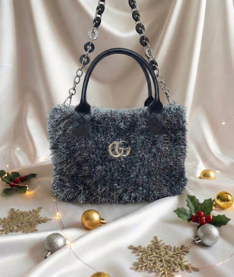 Fluff Royale
Bag