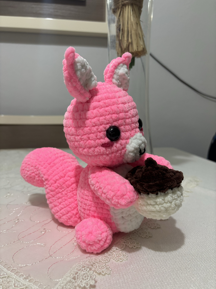 Pembe sevimli sincap