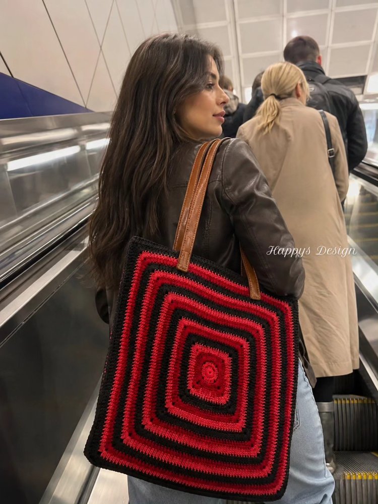 Red black bag(sipariş ile örülmektedir) 