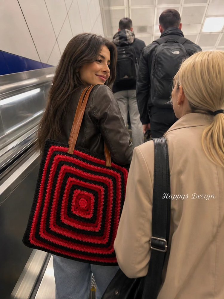 Red black bag(sipariş ile örülmektedir) 