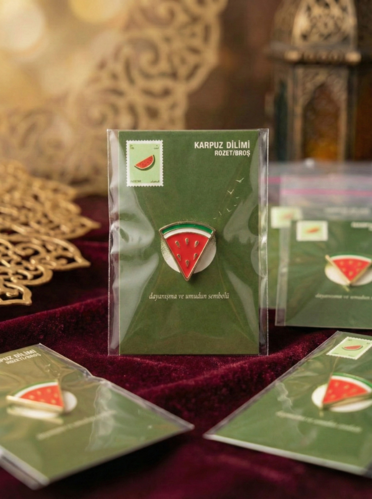 KARPUZ DİLİMİ YAKA ROZETİ