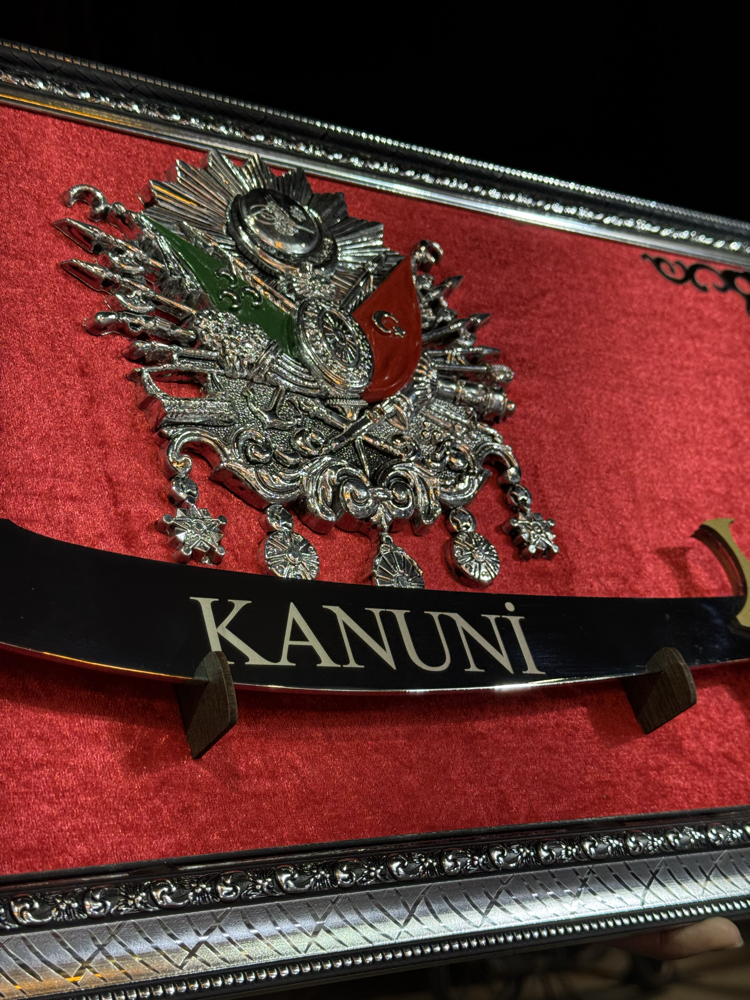 Devlet Armalı Kurt Kabzalı Kılıç