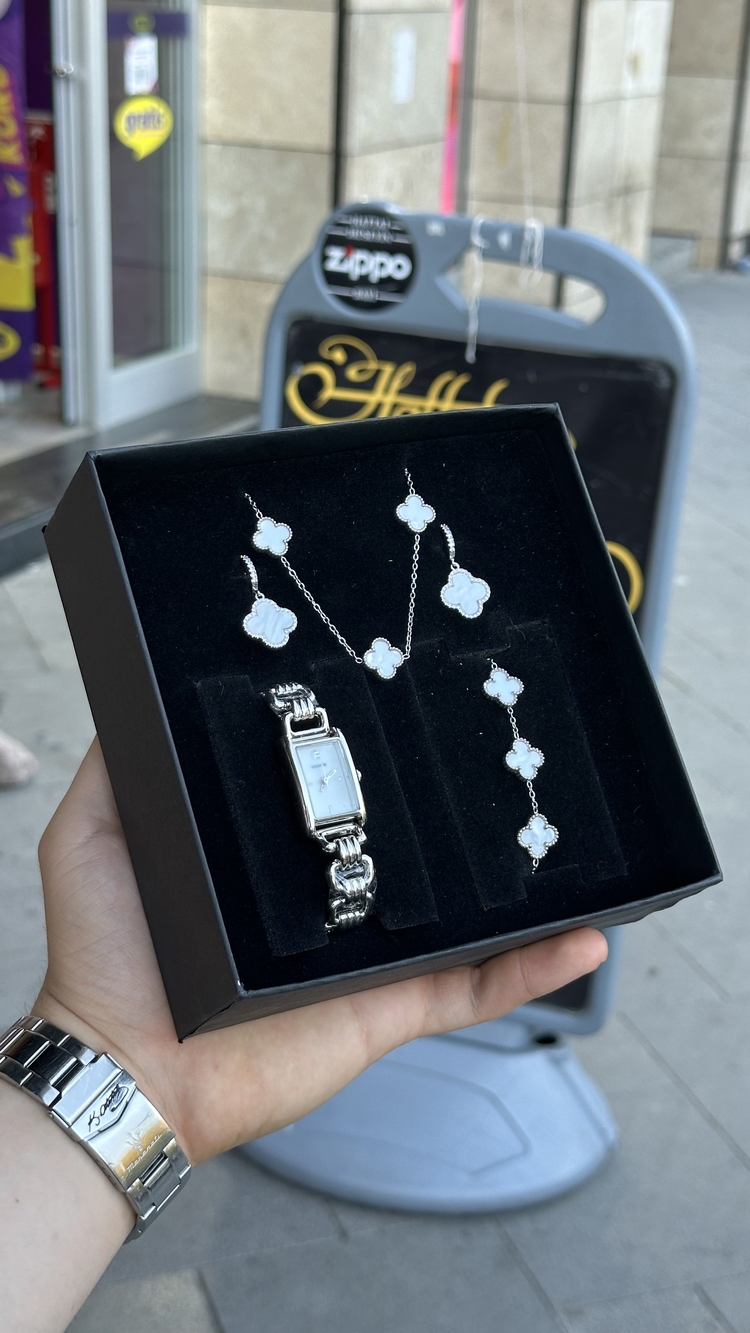 Van Cleef Set
